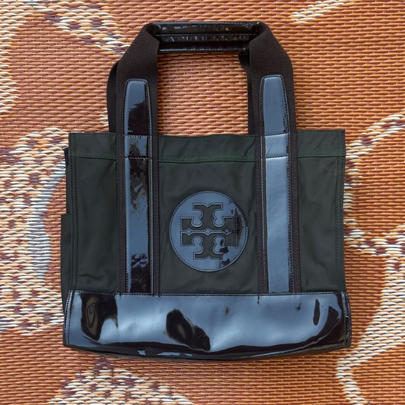 Tory Burch Other - Tory Burch Black Nylon & Rubber Messenger Tote